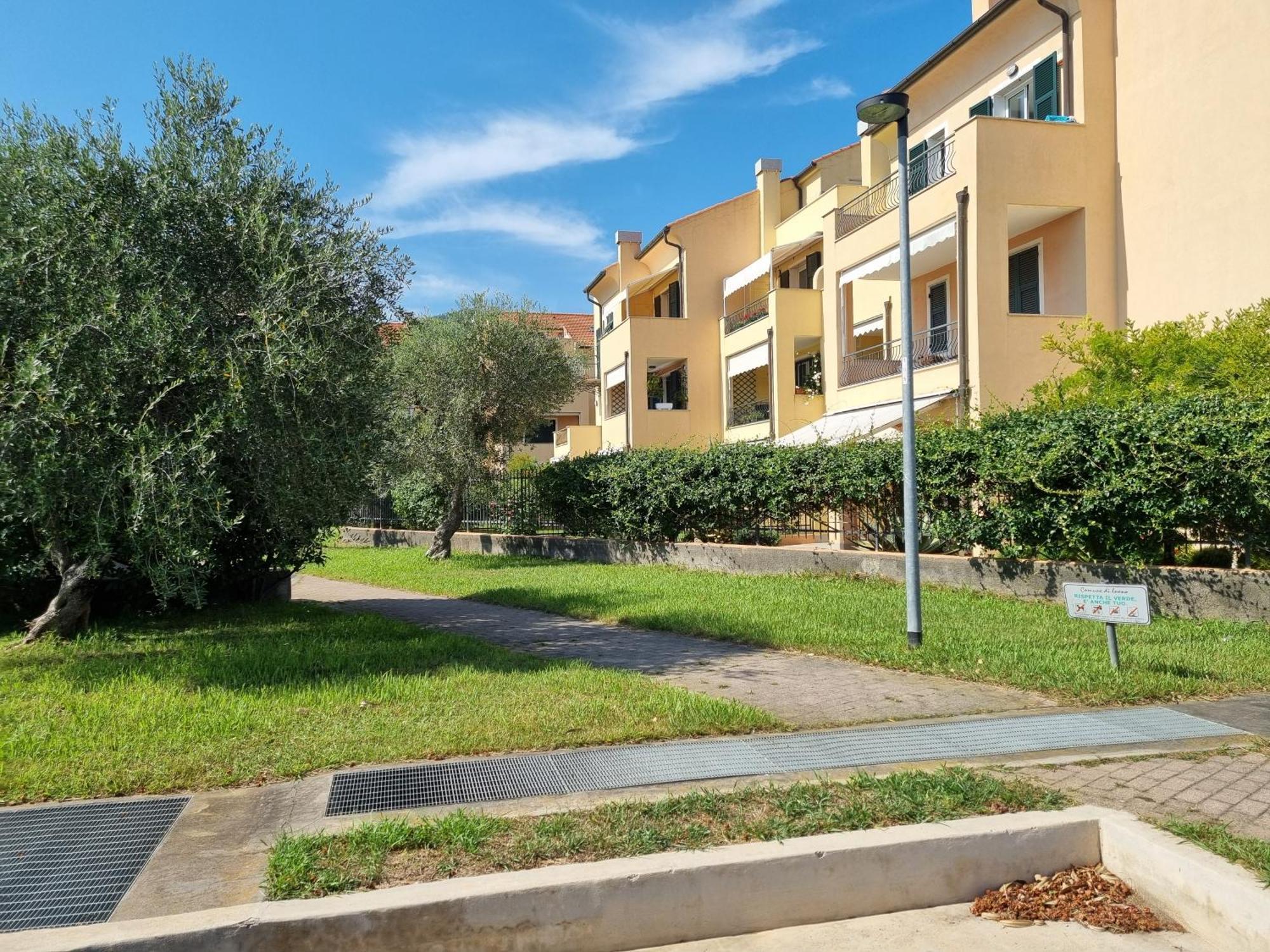 Appartamento La Casa Di Freddy Loano Buitenkant foto